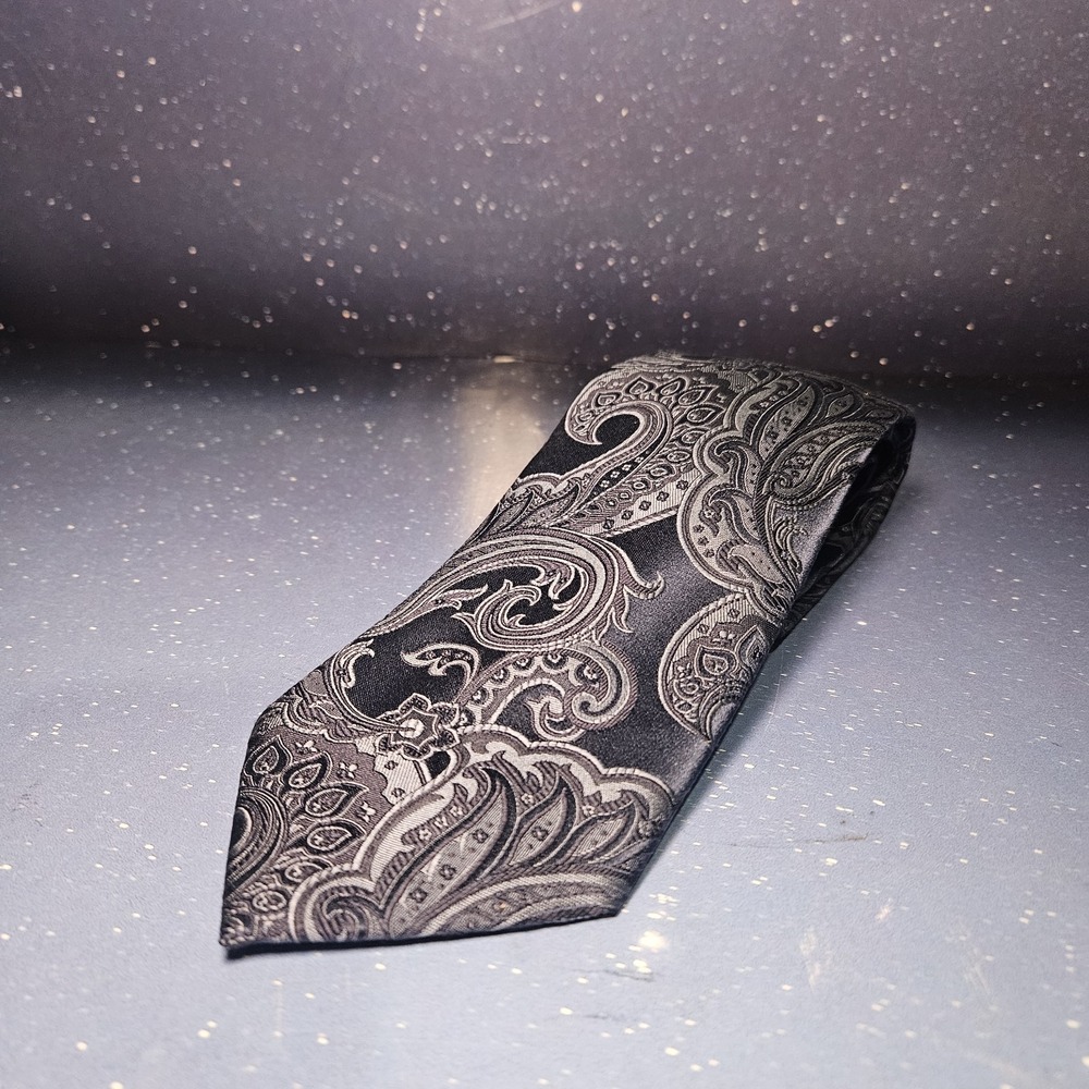 Donald J. Trump Signature Collection Silk Tie Mens Necktie Black Blue Paisley